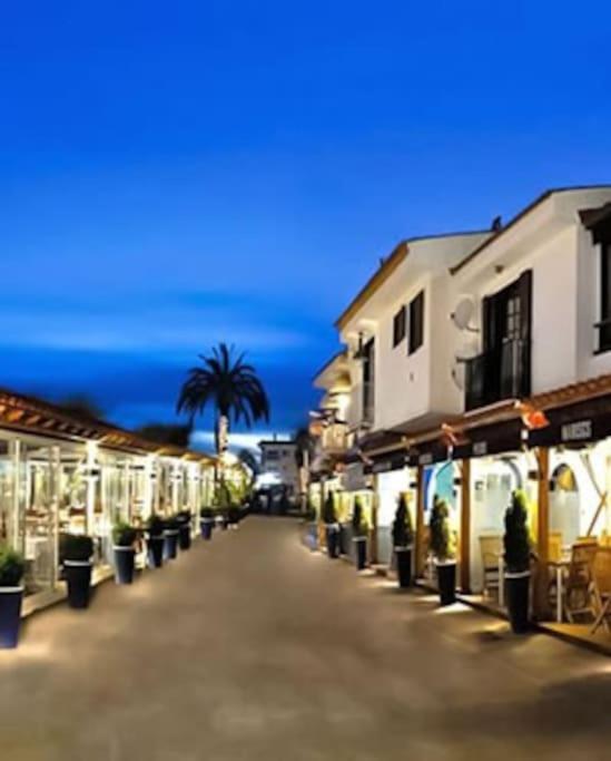 Marina Beach Aiguadolc Sitges Buitenkant foto